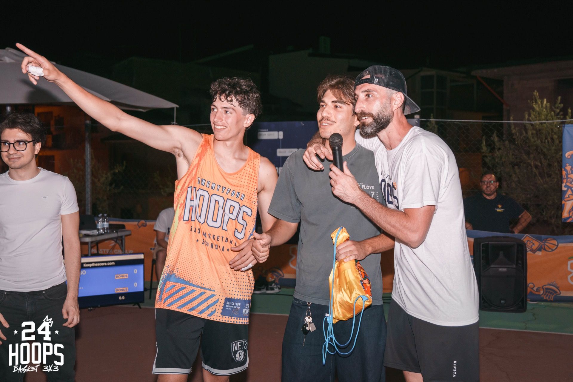 Foto 24 HOOPS